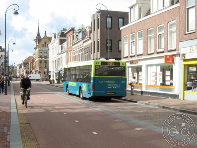Haarlem Kruisweg bus and bike road May 2013_0